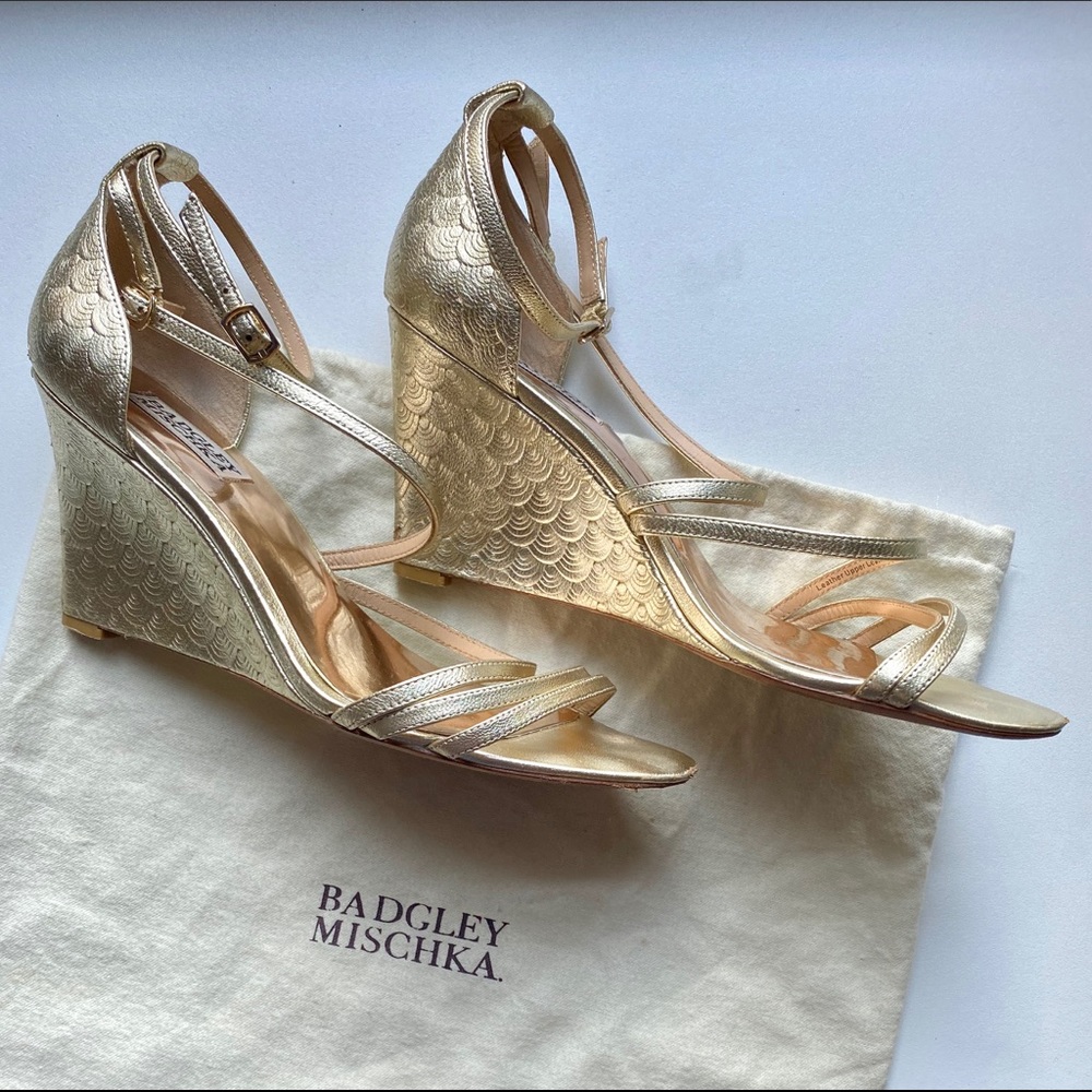 Badgley Mischka Carnation II Gold Wedge Sandal 8.5